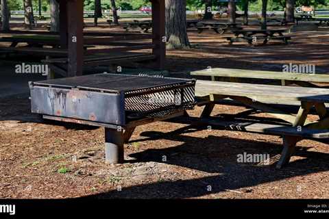 BBQ Grill Carts and Outdoor Grill Stands