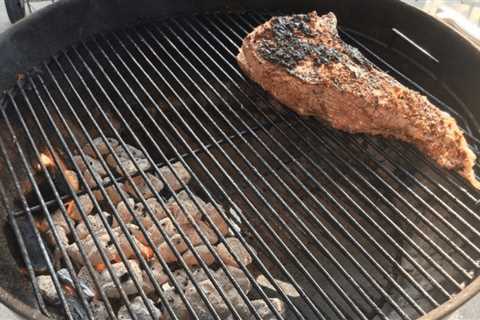 How to Barbecue a Tri Tip on a Charcoal Grill