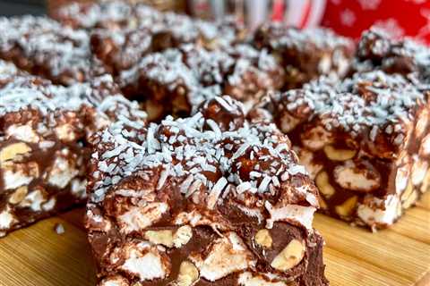Peanut Butter Rocky Road Bars. An old fashioned favourite!