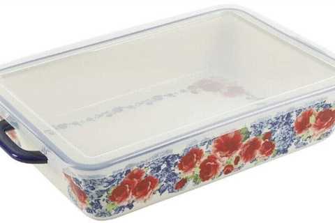 Pioneer Woman Casserole Dish with Lid