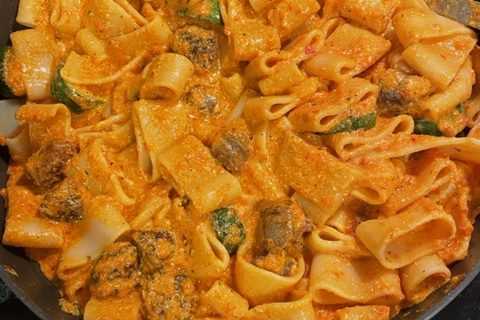 Creamy Roasted Red Pepper Pesto Pacheri Pasta With Sausage And Zucchini