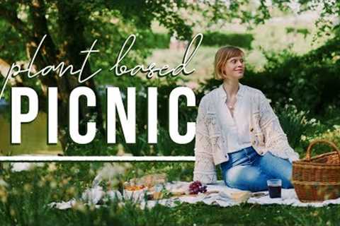 Plant Based Picnic Recipes | Iced tea, sandwiches and lemon slice