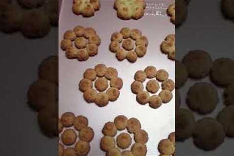 Best Keto Ginger Biscuits using mix 3 #keto #ketobaking #ketodiet #ketorecipes #lowcarb #biscuits