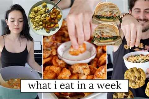 What I *Actually* Eat in a Week | Simple, Realistic Vegan Meals