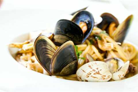 10 Benefits of Eating Clams: Enhancing Health Naturally - Flank Waltham