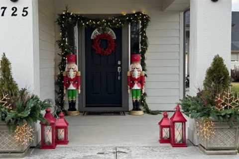 Decorating Aaron’s Sister’s Front Door for Christmas! 🎅🎄❤️ // Garden Answer