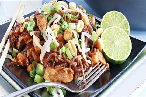 A Mouthwatering Guide to Dried Scallop and Chicken Pad Thai