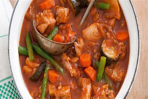 A Delicious Tomato Chicken Stew for Chinese Cooking