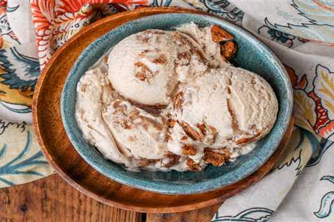 Oatmeal Cream Pie Ice Cream