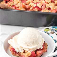 Strawberry Rhubarb Oatmeal Bars