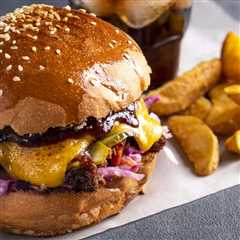 Whiskey Pulled Pork Burgers