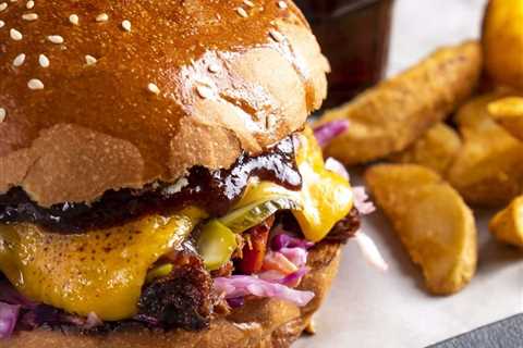 Whiskey Pulled Pork Burgers