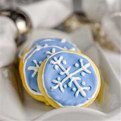 Christmas Sugar Cookies. How to decorate in a “Frozen” theme.