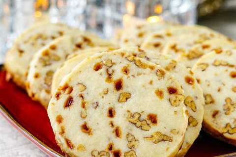 Toffee Pecan Shortbread Cookies