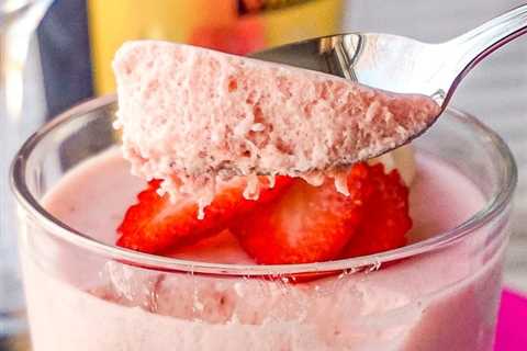 Easy Strawberry Marshmallow Mousse